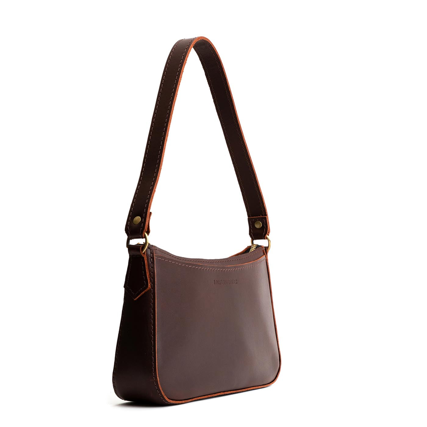 Cognac*Small | Petite bean shaped shoulder bag with a zipper closure