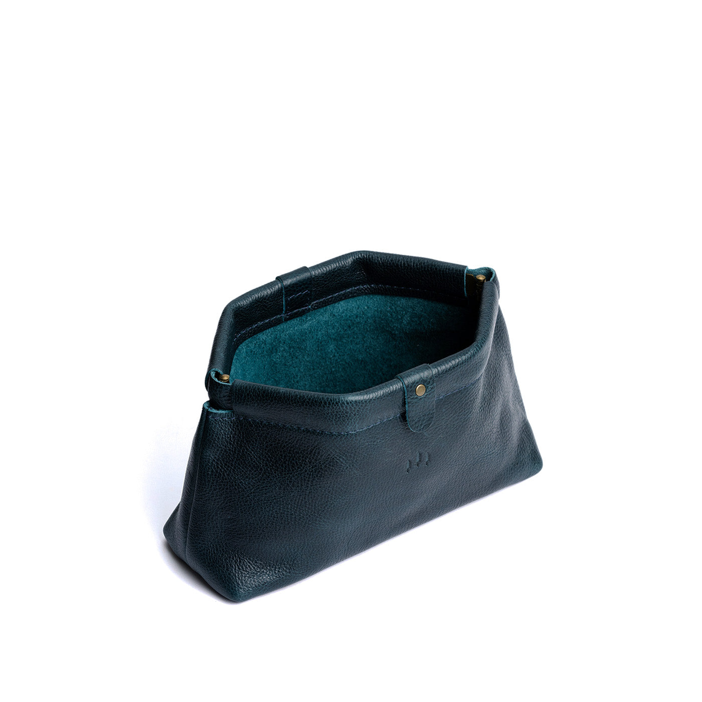 Boreal | Leather pouch with frame top closure and leather pull tab