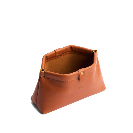 Honey | Leather pouch with frame top closure and leather pull tab