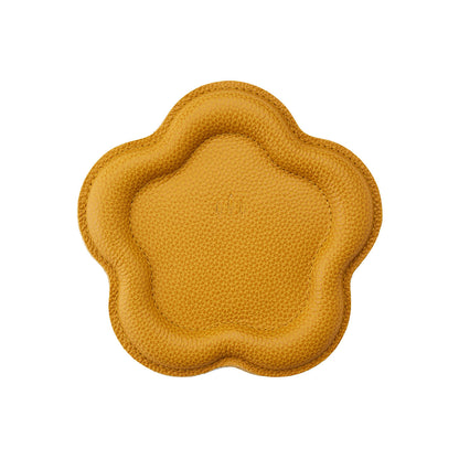 Sunshine | Floral shaped leather tray with stuffed edges