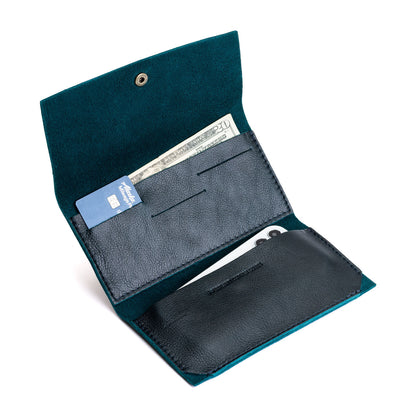 Boreal | Leather wallet with snap closure open