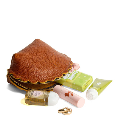 Sienna*Large | Curved leather pouch with zipper and scalloped edges