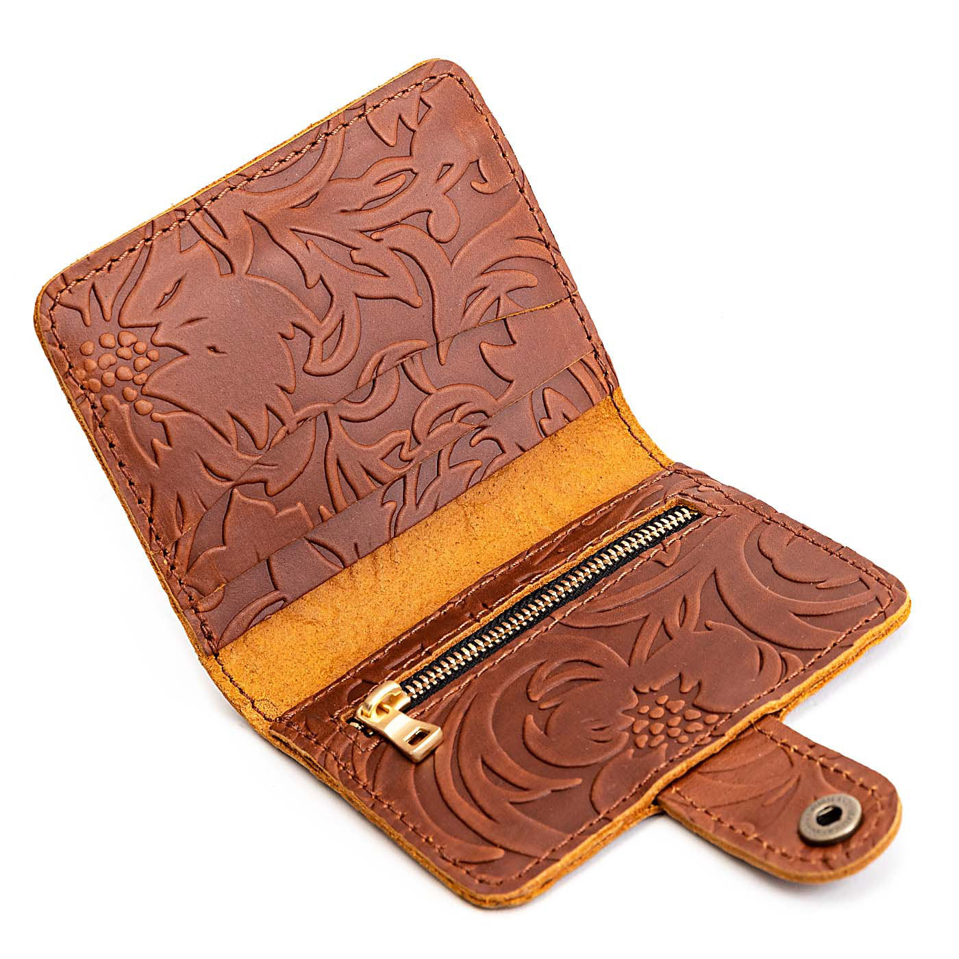 Meadow | Small leather wallet with snap closed