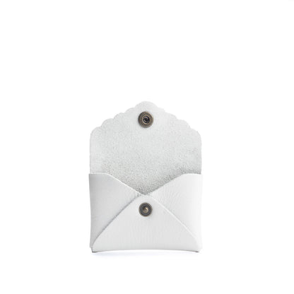 Pearl | Small leather wallet with scalloped edge open