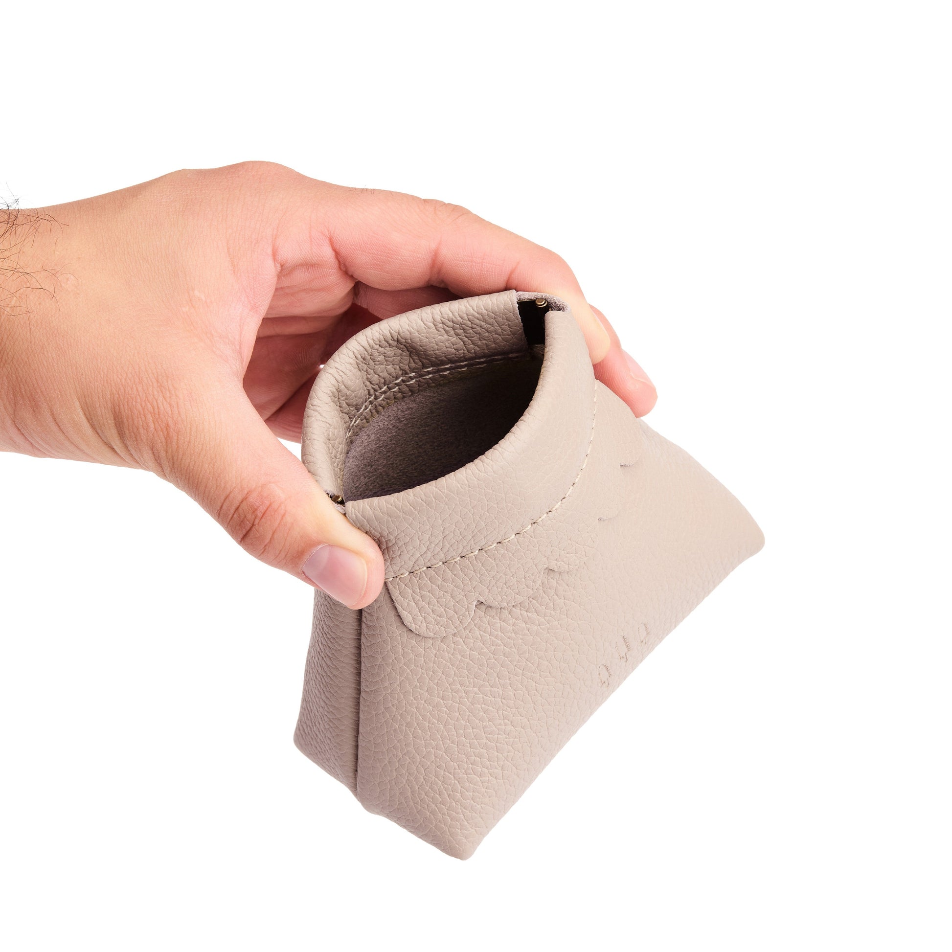 Oatmilk | Leather coin pouch with scalloped edge and three Portland leather tree emblems