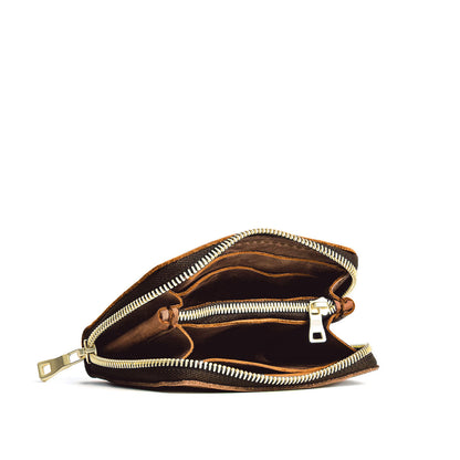 Canyon | Small leather wallet with zipper open