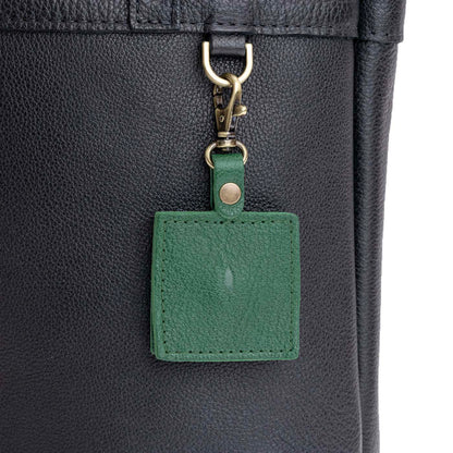 Bacalar | Square-shaped leather AirTag holder with snap closure and swivel lobster claw clasp