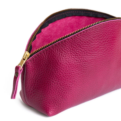 Cosmo | Spacious leather makeup bag with curved seams and top zipper open