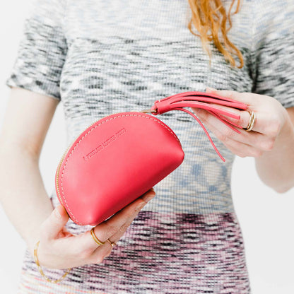 Tulip | Small leather zippered pouch with tassel
