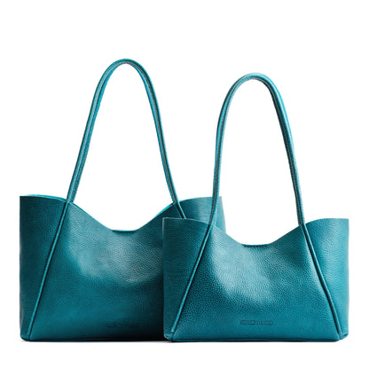 Aquarius | Side by side comparison of both sizes of wide totes