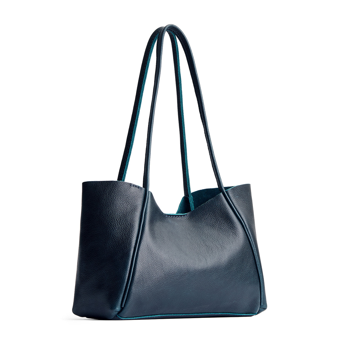 Boreal*Medium | Wide tote with leather straps and snap closure